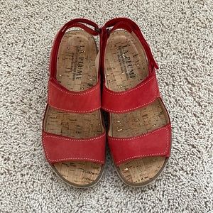 La Plume Leather Sandals